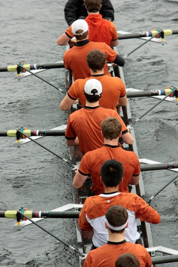 How can virtual reality be used to enhance tactical training in team sports?