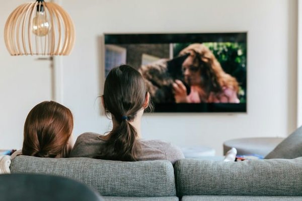 How Can Biometric Recognition in TVs Personalize Viewing Experiences for Different Family Members?