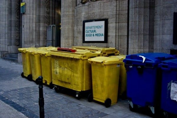 How to Implement Sustainable Waste Management Systems in Large Residential Complexes?